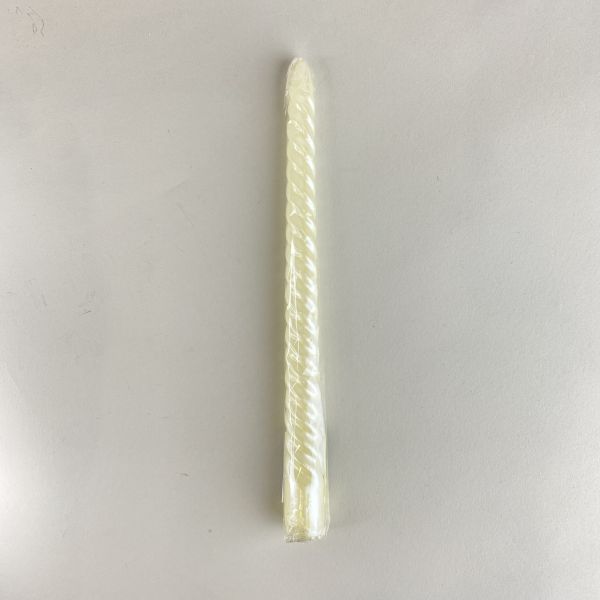 淺黃色長蠟燭 