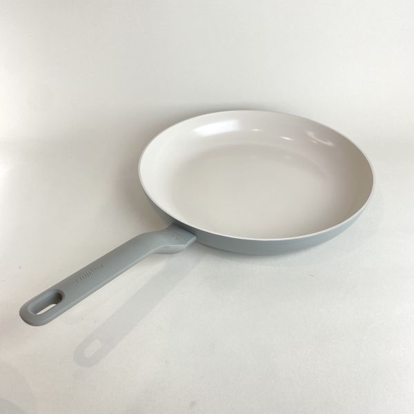 杏灰色平底鍋 