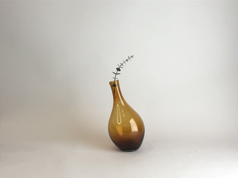 黃色細頸花器 