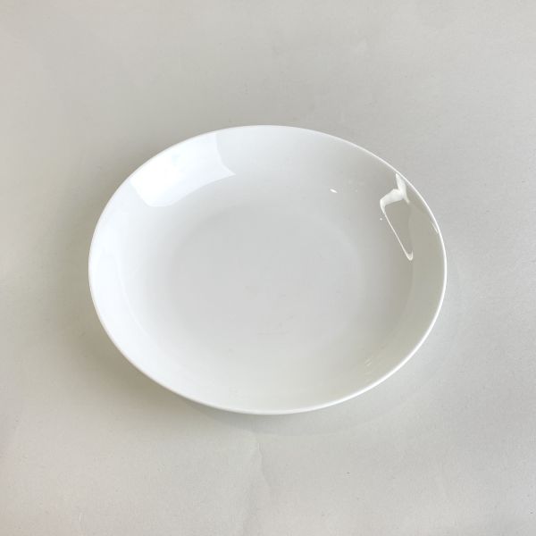 白色深盤 