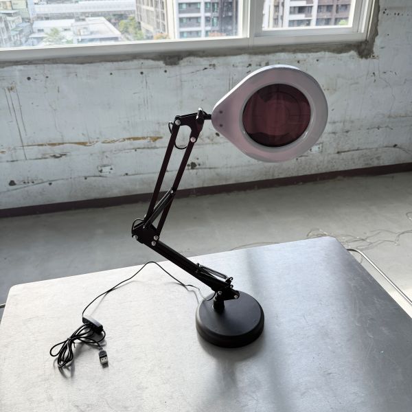 LED黑色放大鏡檯燈 | 折疊桌燈 