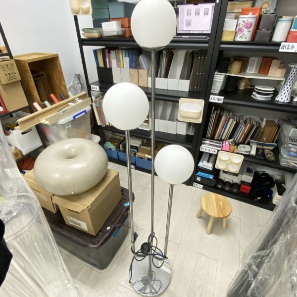 三顆白色立燈 