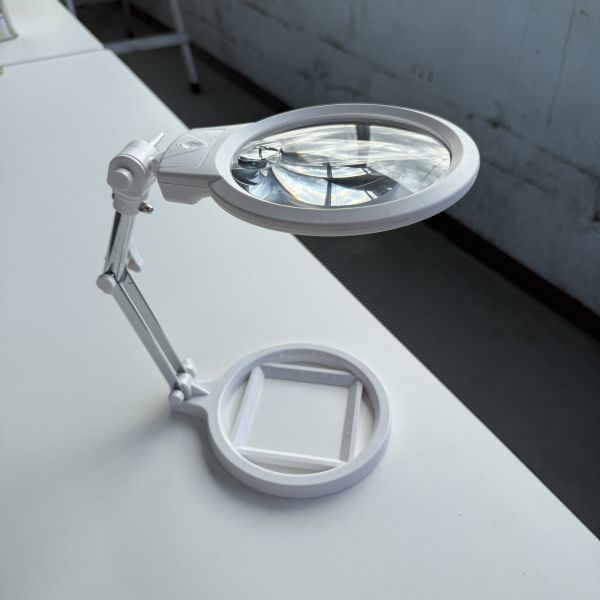 白色LED放大鏡折疊閱讀檯燈 