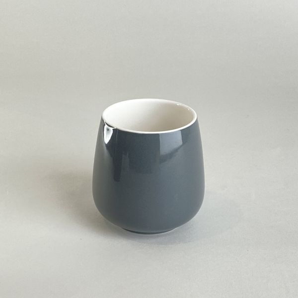 灰色胖肚陶瓷杯 