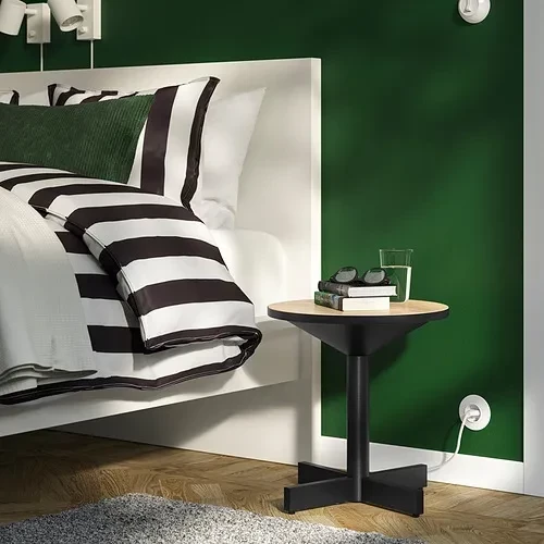 木面黑色圓邊桌 