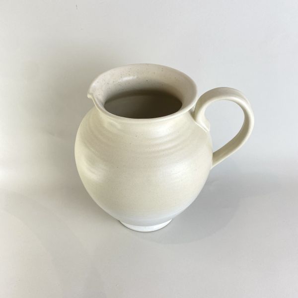米白色陶瓷花器 