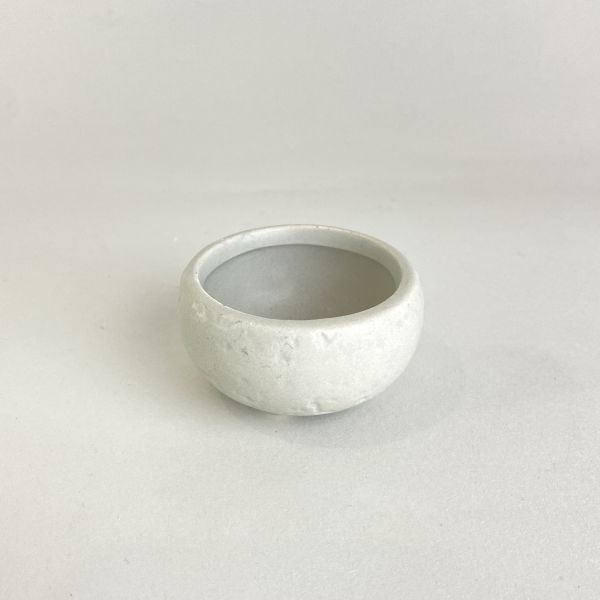 淺灰色碟形小花器 