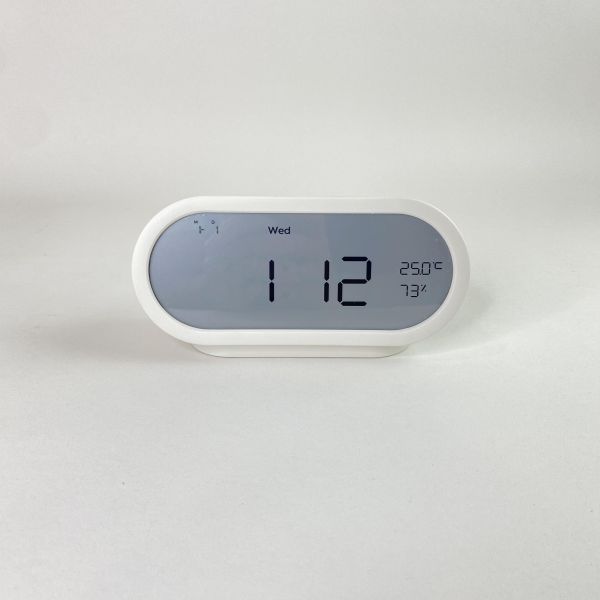 米白色電子鐘 