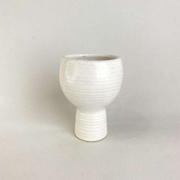 白色高腳碗狀花器 