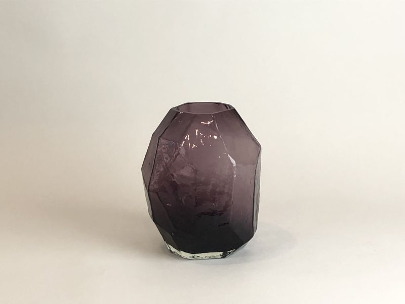 紫色不規則狀花器 