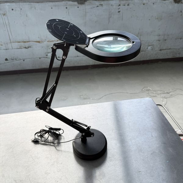 LED黑色放大鏡檯燈 | 折疊桌燈 