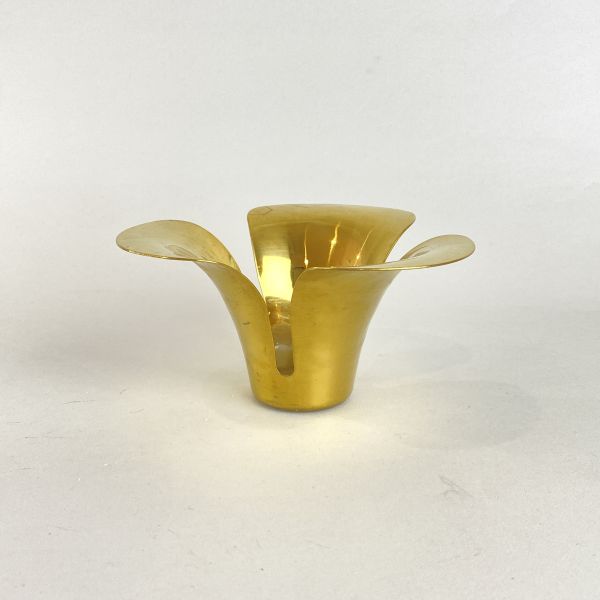 金色花形燭台 