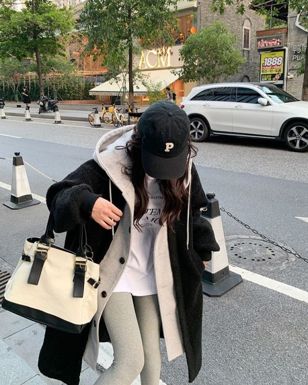 撞色連帽假兩件羊羔毛外套 撞色連帽假兩件羊羔毛外套