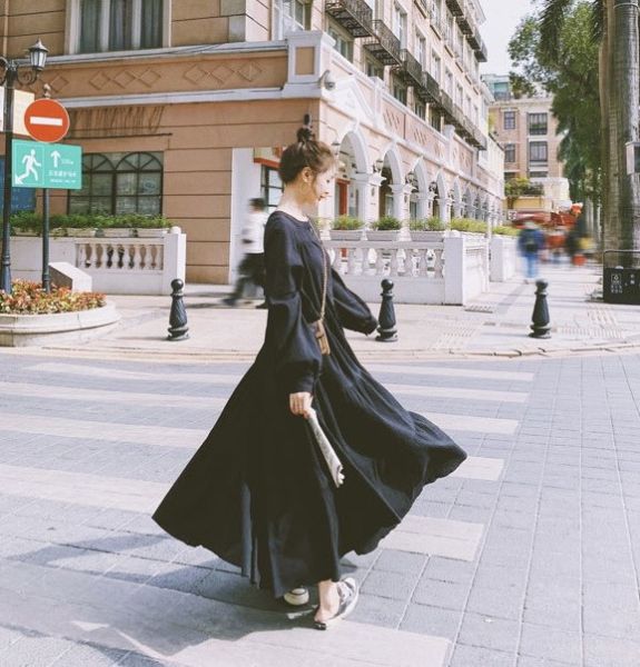 黑色燈籠長袖蓬蓬蛋糕裙長洋裝 黑色燈籠長袖蓬蓬蛋糕裙長洋裝