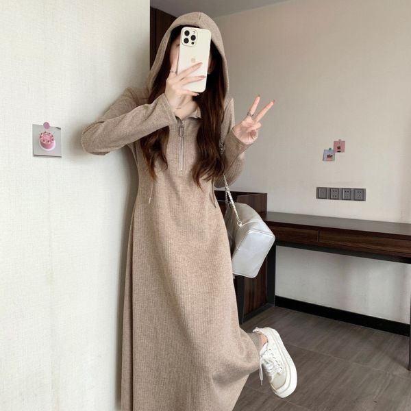 杏色壓紋連帽長洋裝 杏色壓紋連帽長洋裝