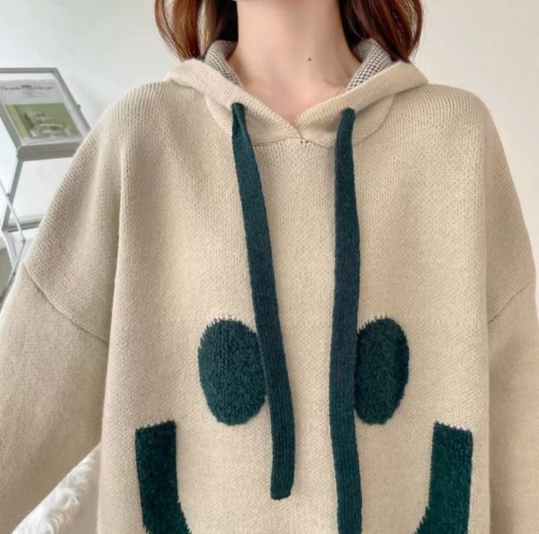 慵懶風笑臉連帽厚毛衣（2色） 慵懶風笑臉連帽厚毛衣（2色）