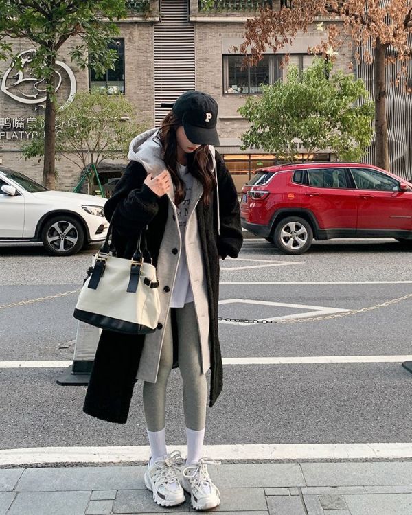 撞色連帽假兩件羊羔毛外套 撞色連帽假兩件羊羔毛外套