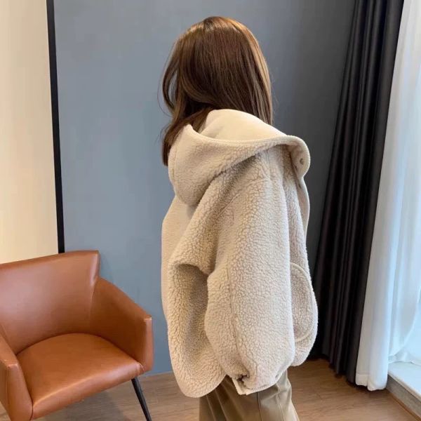 米色連帽仿羊羔毛外套 米色連帽仿羊羔毛外套