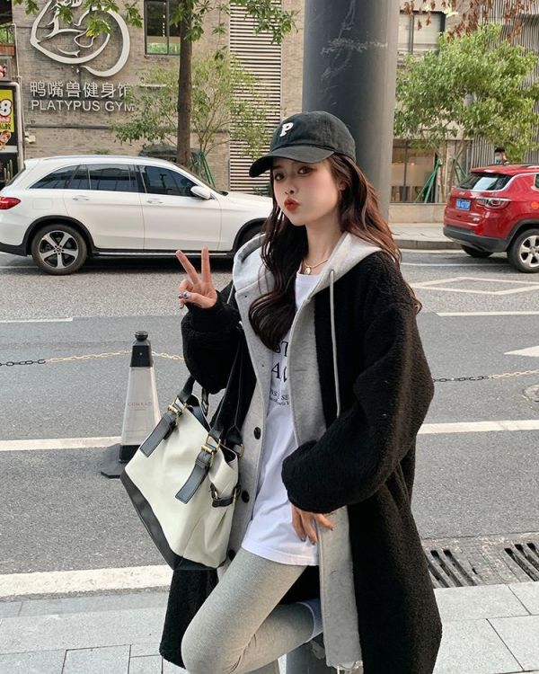 撞色連帽假兩件羊羔毛外套 撞色連帽假兩件羊羔毛外套