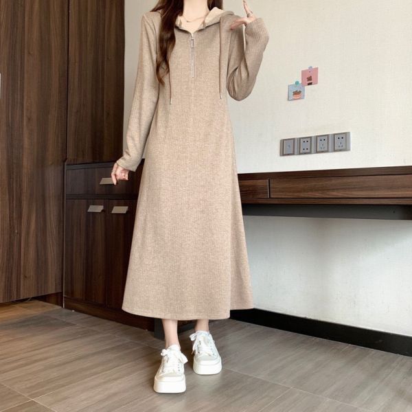 杏色壓紋連帽長洋裝 杏色壓紋連帽長洋裝