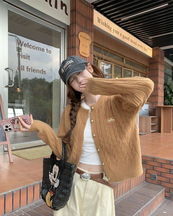 2色小香風麻花粗針織金扣短版毛衣外套 2色小香風麻花粗針織金扣短版毛衣外套