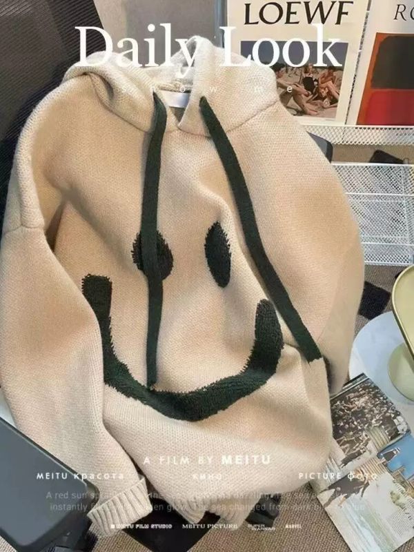 慵懶風笑臉連帽厚毛衣（2色） 慵懶風笑臉連帽厚毛衣（2色）