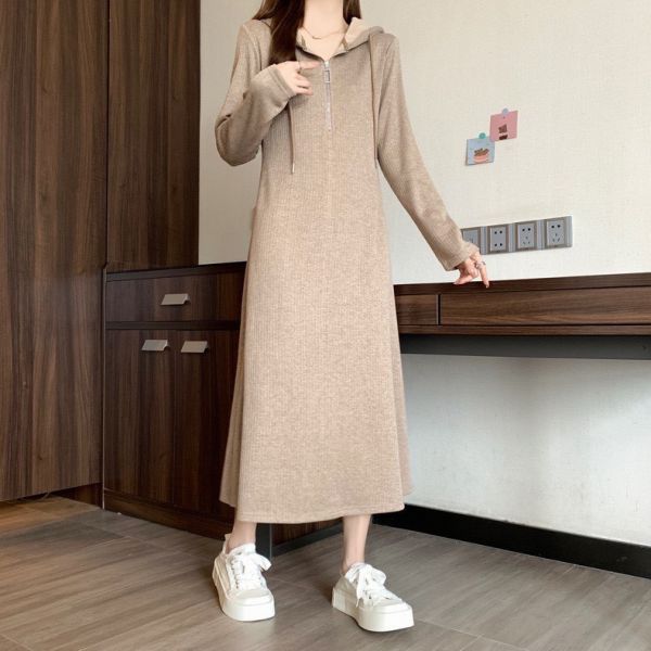 杏色壓紋連帽長洋裝 杏色壓紋連帽長洋裝