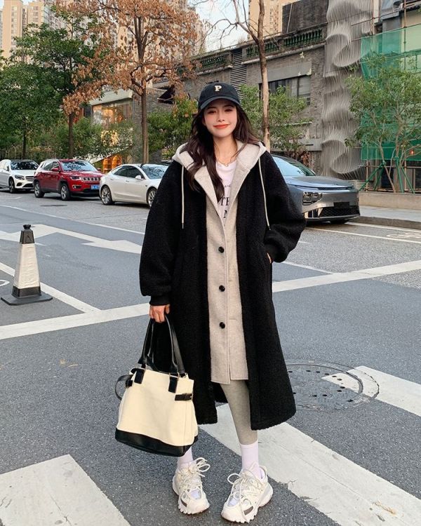 撞色連帽假兩件羊羔毛外套 撞色連帽假兩件羊羔毛外套