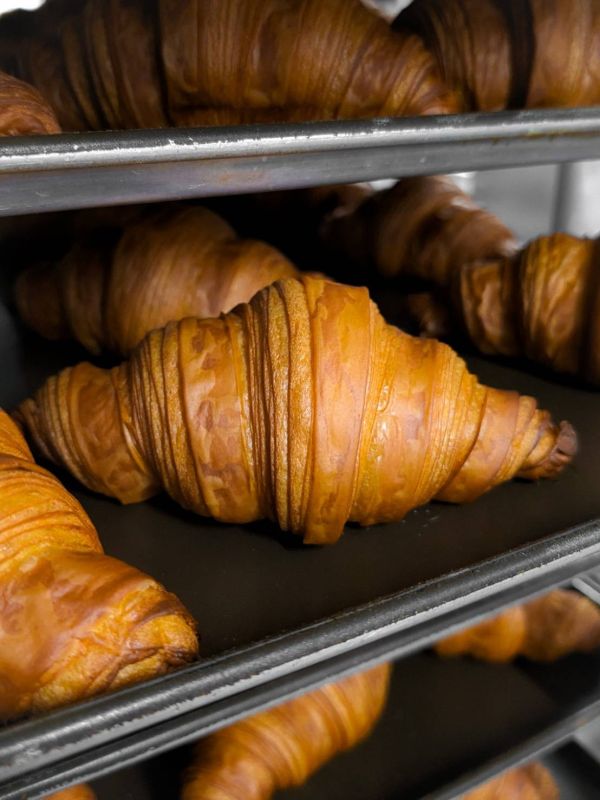 （奶素）經典原味可頌_六入組．樂林甜點 原味可頌,可頌,六入可頌,冷凍可頌,奶素可頌,奶素可頌麵包,可頌麵包,手工可頌,台北可頌,可頌宅配,早餐可頌,烤可頌,樂林甜點,可頌推薦,奶香可頌