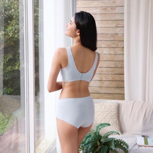 華歌爾【Bra】7 DAY Bra M-4L 無鋼圈內衣 (沁涼灰FC色) 蕾絲無鋼圈背心升級款 NBB232 內衣 NS2332 內褲 華歌爾,Bra,7DAY Bra,M-4L,無鋼圈內衣,沁涼灰,蕾絲無鋼圈背心,升級款 ,NBB232,內衣,NS2332,內褲