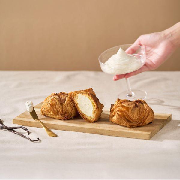 綜合雙拼免運組-無禮盒（芋貝燒、巧貝燒、粉紅貝貝、芋泥起酥包、香草起酥包、巧克力起酥包各3顆共18顆+保冷袋*1） 綜合燒擁有主打芋貝燒及巧貝燒,無論是送給姐妹、情人,還是獎勵自己的小小甜蜜,都是一份剛剛好的溫柔與質感。