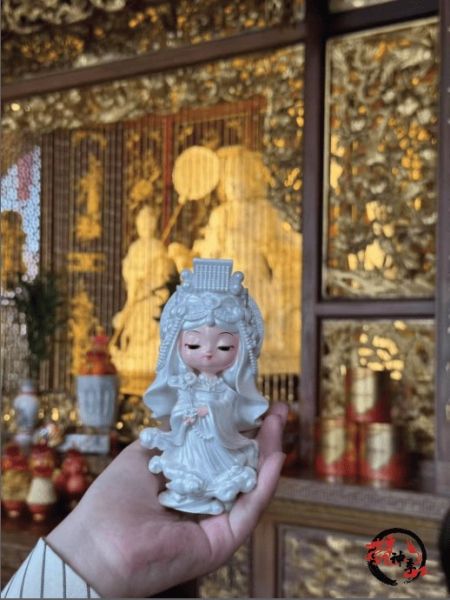 珠光琉璃媽祖公仔 