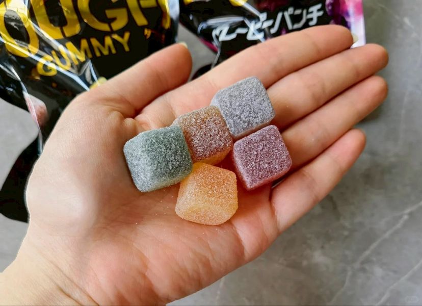 KABAYA 卡巴 雙層水果風味軟糖 TOUGH 超彈力 100g 水果夾心 58g KABAYA 卡巴 TOUGH 軟糖、彈力軟糖、日本汽水糖果、Q彈水果夾心糖、蘋果葡萄軟糖、氣泡感糖果、男友系糖果、嚼勁糖果推薦、日本原裝糖果、爆果香軟糖、日本人氣糖果推薦