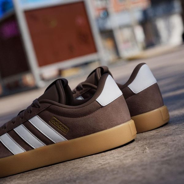 ADIDAS VL COURT 3.0 摩卡棕白 焦糖底 麂皮休閒鞋 男女款 JP7536 ADIDAS, adidas, VL COURT 3.0, JP7536, adidas休閒鞋, adidas男女鞋, 摩卡棕球鞋, 棕色球鞋, 棕色休閒鞋, 麂皮球鞋, 焦糖底球鞋, 復古球鞋, 德訓鞋, 德訓風, 低筒球鞋, 男女共款, 情侶鞋, 秋冬球鞋, 百搭休閒鞋, adidas棕色鞋