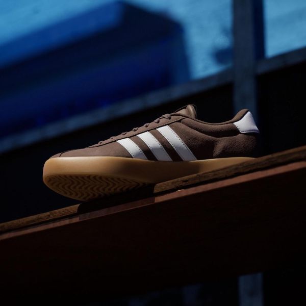 ADIDAS VL COURT 3.0 摩卡棕白 焦糖底 麂皮休閒鞋 男女款 JP7536 ADIDAS, adidas, VL COURT 3.0, JP7536, adidas休閒鞋, adidas男女鞋, 摩卡棕球鞋, 棕色球鞋, 棕色休閒鞋, 麂皮球鞋, 焦糖底球鞋, 復古球鞋, 德訓鞋, 德訓風, 低筒球鞋, 男女共款, 情侶鞋, 秋冬球鞋, 百搭休閒鞋, adidas棕色鞋