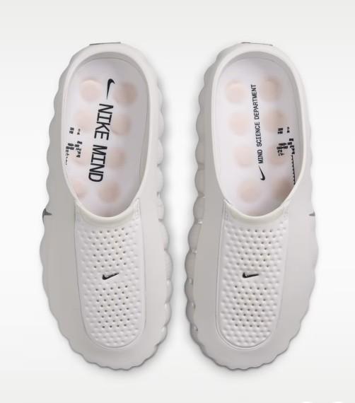 NIKE MIND 001 白銀 女鞋 拖鞋 機能鞋 前掌刺激 感知鞋 HQ4309-101 NIKE, NIKE MIND 001, MIND001, HQ4309-101, Nike拖鞋, Nike女鞋, Nike白鞋, Nike機能拖鞋, Nike新款, 白色拖鞋, 銀勾, 厚底拖鞋, 機能鞋, 感知鞋, 前掌刺激鞋, 運動恢復鞋, 女生拖鞋, 夏季拖鞋, 未來感鞋款