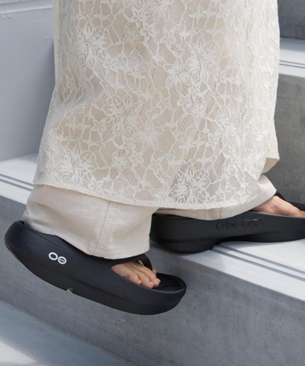 OOFOS OOriginal PLUS Driftwood 恢復拖鞋｜男女款 OOFOS、OOFOS拖鞋、OOFOS OOriginal PLUS、OOriginal PLUS、OOFOS恢復拖鞋、恢復拖鞋、運動恢復拖鞋、厚底拖鞋、厚底夾腳拖、人字拖、機能拖鞋、舒適拖鞋、減震拖鞋、足弓支撐拖鞋、OOfoam、OOfoam拖鞋、男女拖鞋、男女共款拖鞋、日本OOFOS、日本代購OOFOS、OOFOS Black、OOFOS Chalk、OOFOS Driftwood、OOFOS