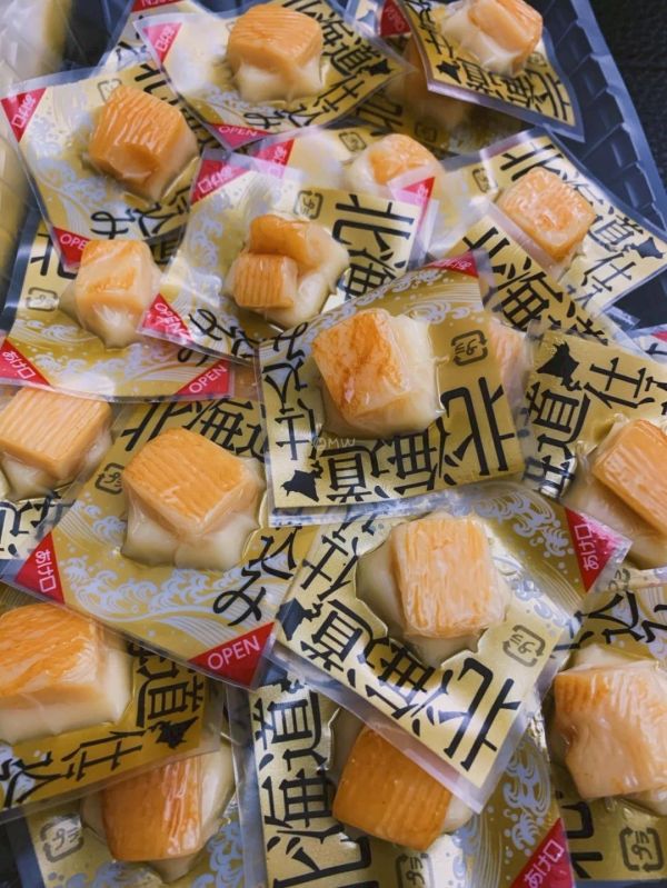 日本北海道  山榮食品 YAMAEI 起司帆立貝 / 煙燻魷魚起司 YAMAEI 山榮食品、北海道起司帆立貝、起司干貝、煙燻魷魚起司、日本下酒菜、熟食海味零嘴、干貝乳酪、日本乳酪點心、煙燻乳酪小吃、日本特產零食、北海道海味小食