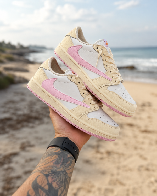 Travis Scott x Air Jordan 1 “Muslin pink”米白粉/IQ7604-101 