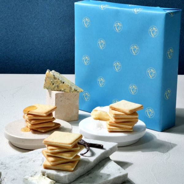 日本東京牛奶起司工場 Tokyo Milk Cheese Factory 禮盒附提袋 Tokyo Milk Cheese Factory、日本牛奶起司餅乾、蜂蜜起司餅乾、海鹽起司餅乾、巧克力馬斯卡彭餅乾、日本甜點禮盒、日本伴手禮推薦、東京甜點、附提袋禮盒、牛奶起司工場餅乾、日本人氣餅乾、日系高質感禮盒