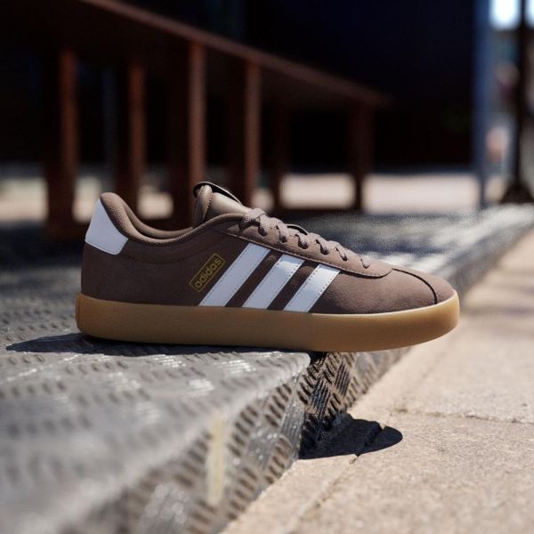 ADIDAS VL COURT 3.0 摩卡棕白 焦糖底 麂皮休閒鞋 男女款 JP7536 ADIDAS, adidas, VL COURT 3.0, JP7536, adidas休閒鞋, adidas男女鞋, 摩卡棕球鞋, 棕色球鞋, 棕色休閒鞋, 麂皮球鞋, 焦糖底球鞋, 復古球鞋, 德訓鞋, 德訓風, 低筒球鞋, 男女共款, 情侶鞋, 秋冬球鞋, 百搭休閒鞋, adidas棕色鞋
