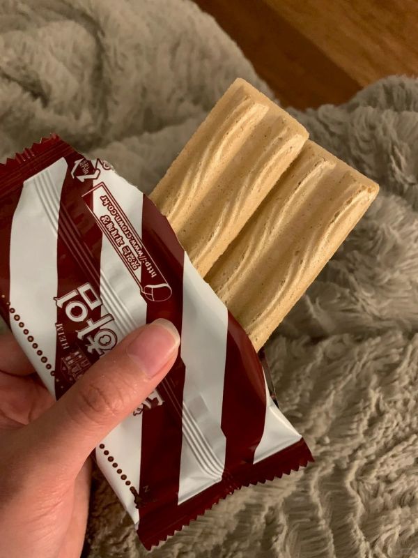 韓國CROWN 皇冠 巧克力夾心威化酥 47g  榛果巧克力 威化餅 夾心威化酥 可可 CROWN威化酥、皇冠巧克力餅、巧克力夾心威化、韓國威化餅、榛果可可餅乾、韓國甜點、威化酥推薦、47g巧克力餅、韓國人氣零食、辦公室點心、追劇甜食
