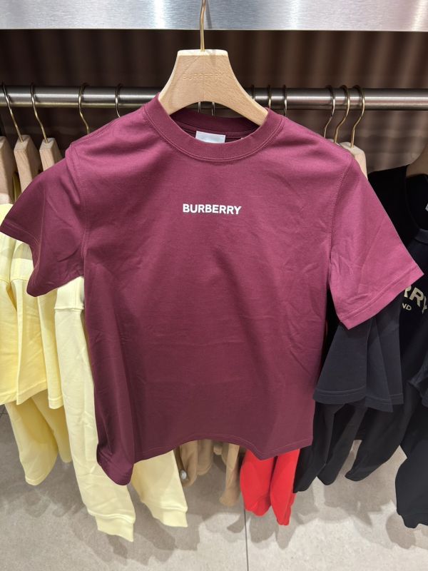 Burberry 中間小Logo純棉T-shirt (woman) 