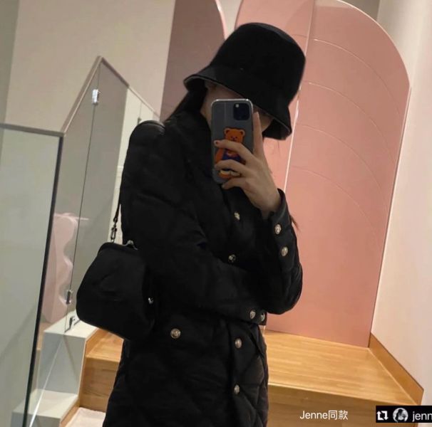 Vivienne Westwood [JENNIE同款]牛皮黑色浮雕包 