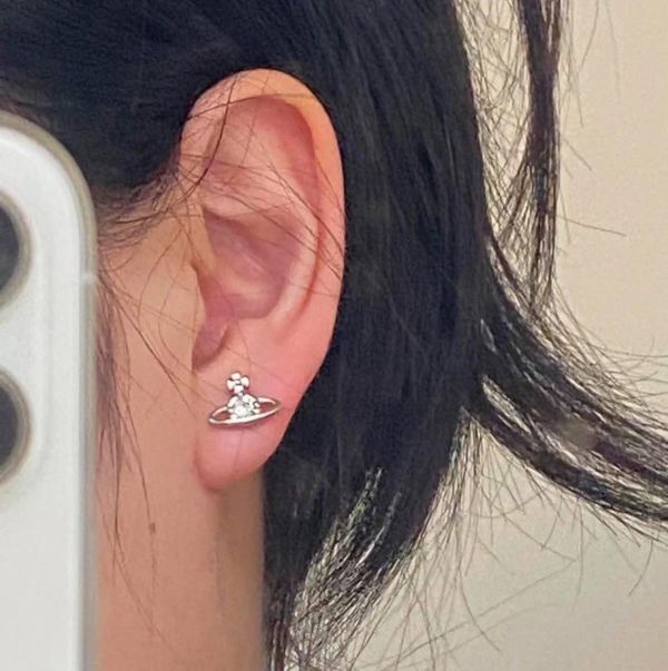 [爆款] Vivienne Westwood 簡約單鑽耳釘 