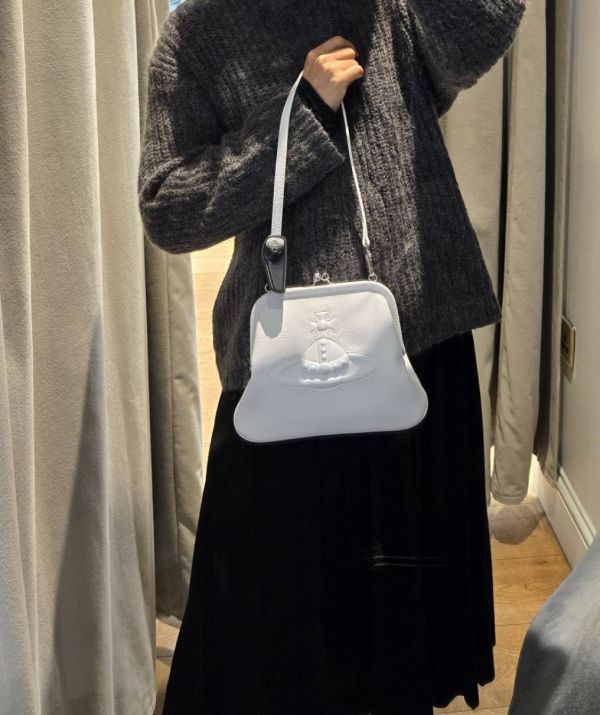 Vivienne Westwood [JENNIE同款]牛皮白色浮雕包 