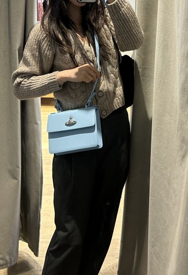 Vivienne Westwood 藍色牛皮小方包 