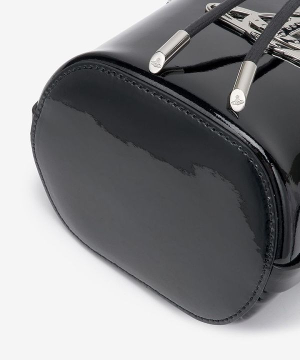 Vivienne Westwood Daisy 黑色抽繩水桶包 