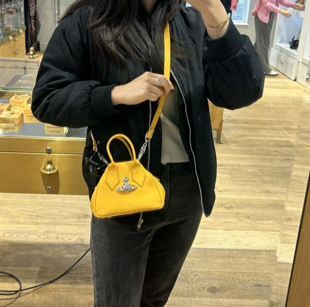 Vivienne Westwood Mini Yasmine 黃色斜背包 