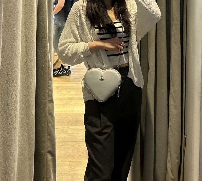 Vivienne Westwood 新款灰色心型鏈條包 